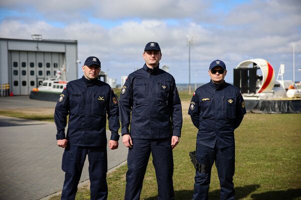 Funkcjonariusze Morskiego Oddziału Straży Granicznej